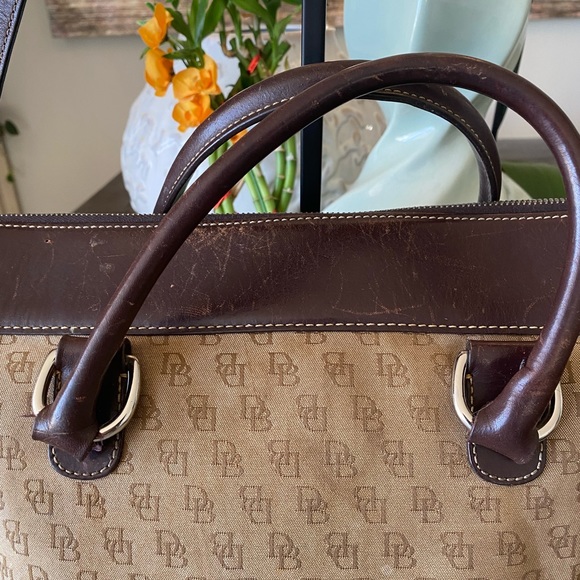 Dooney & Bourke Messenger Bag (Tan) w/Silver Hardware & Shoulder Strap. - Picture 11 of 14